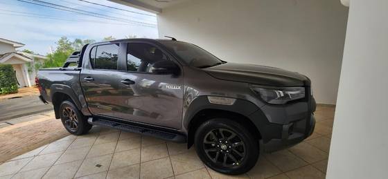 TOYOTA HILUX 2.8 D-4D TURBO DIESEL CD CONQUEST 4X4 AUTOMÁTICO